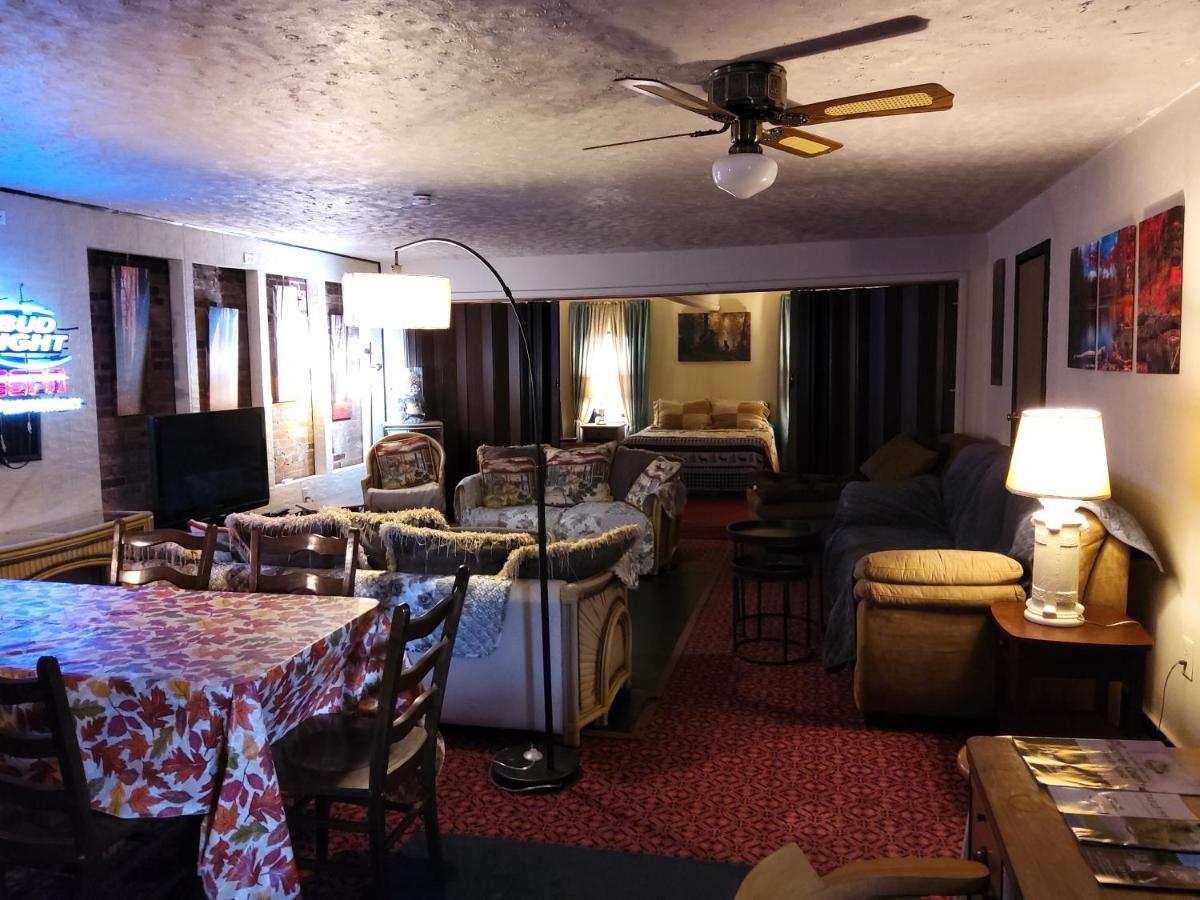 Rest Stop 6 Motel Clarendon